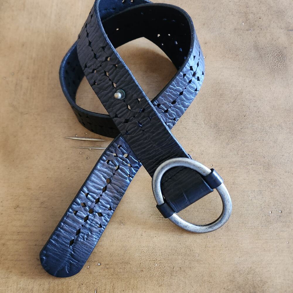 Women's Perforated Belt Women's Black Textured Leather Western Boho Chic 39 5/8"